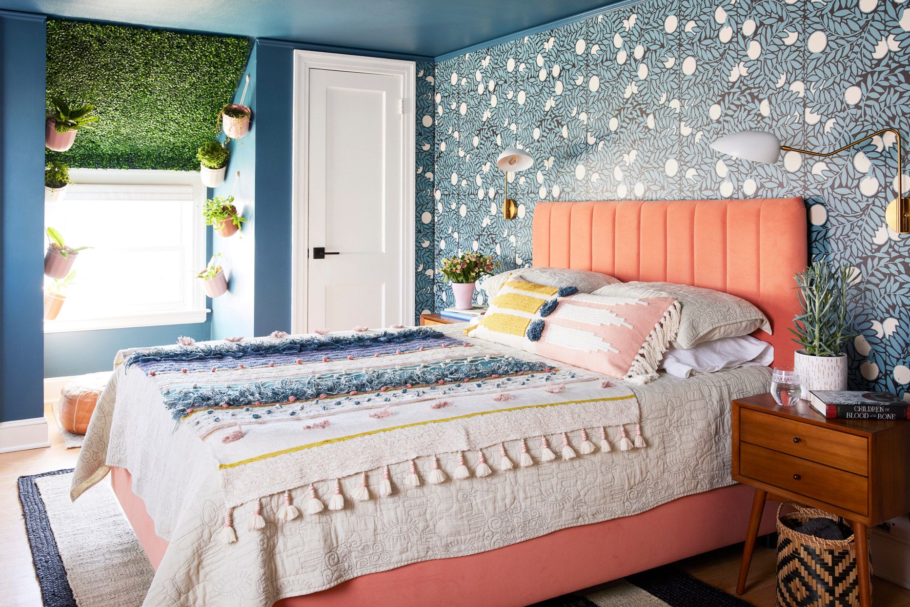 Artificial grass wall design ideas for the bedroom  